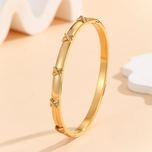 Ayamusuae™ Harmony Filigree Gold Bangle